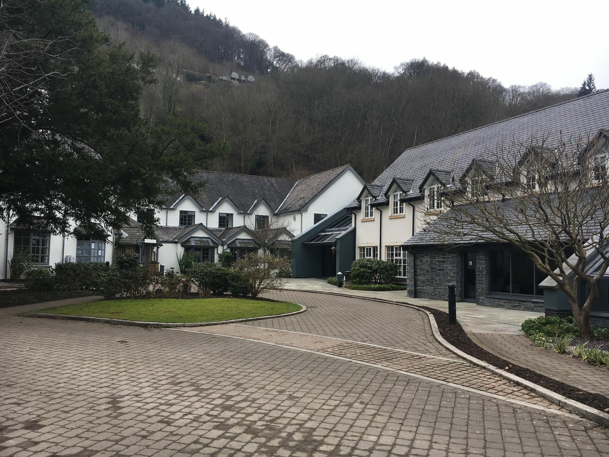 Wild Pheasant Hotel & Spa Llangollen Exterior photo