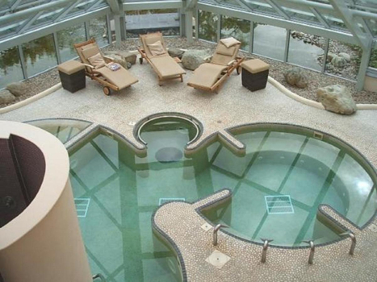 Wild Pheasant Hotel & Spa Llangollen Exterior photo